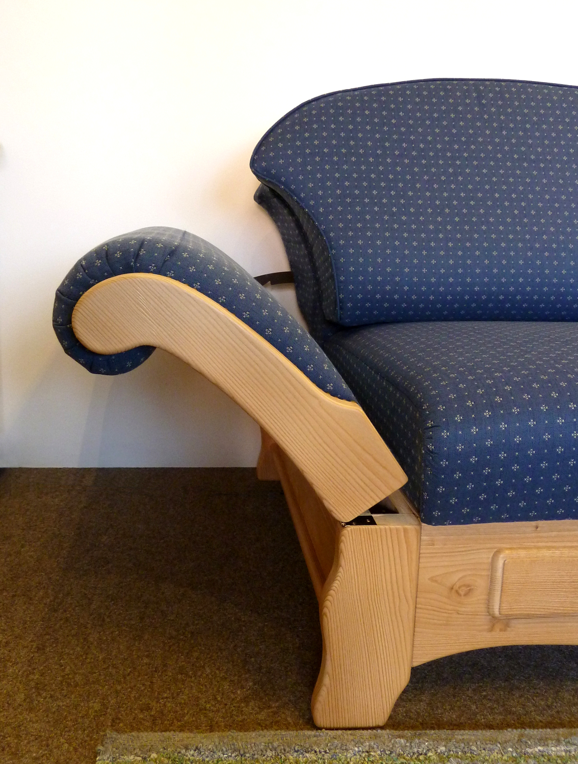 P10603505634c4f9cd944 Sofa Bernau